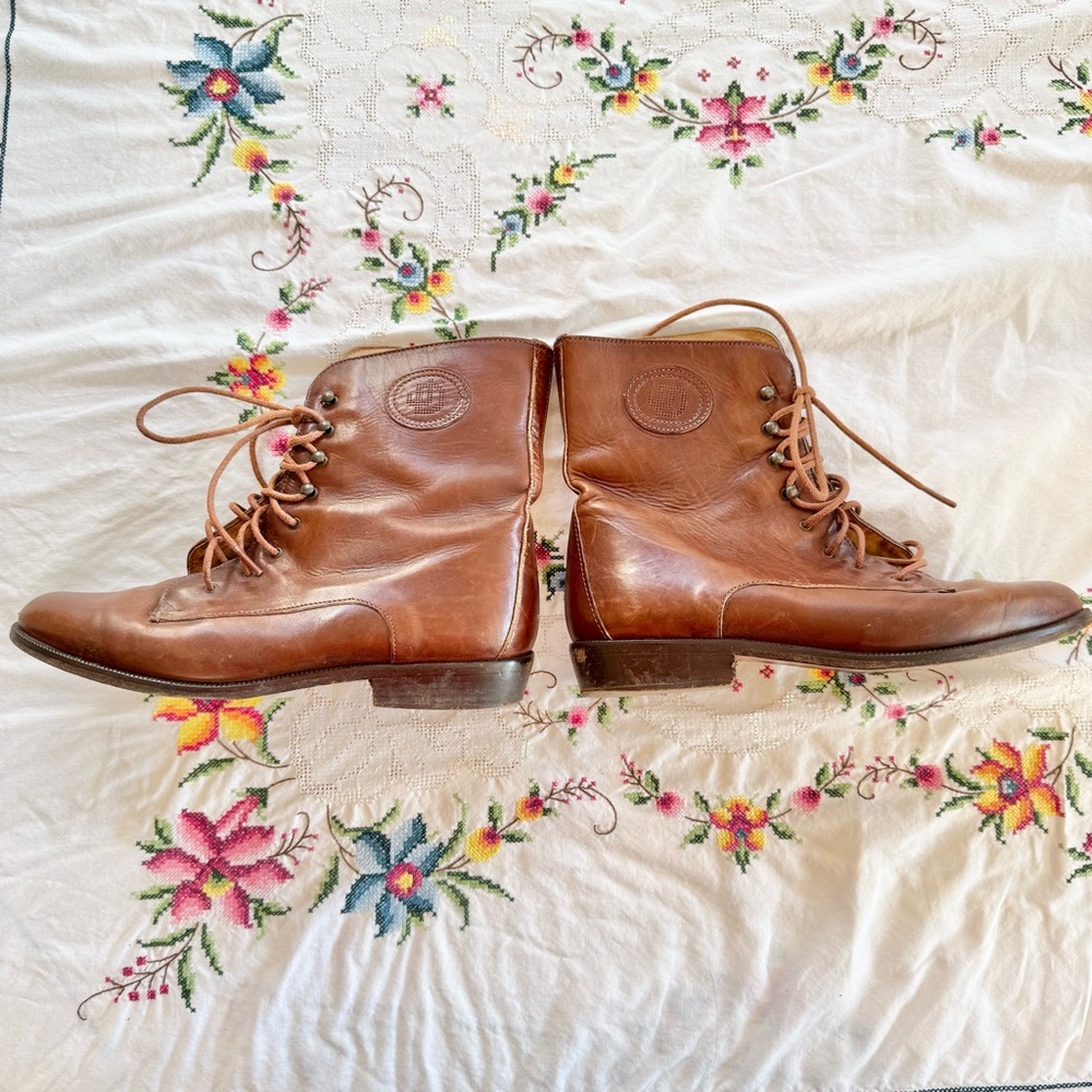 Size 38 vintage Joan & David leather ankle boots.